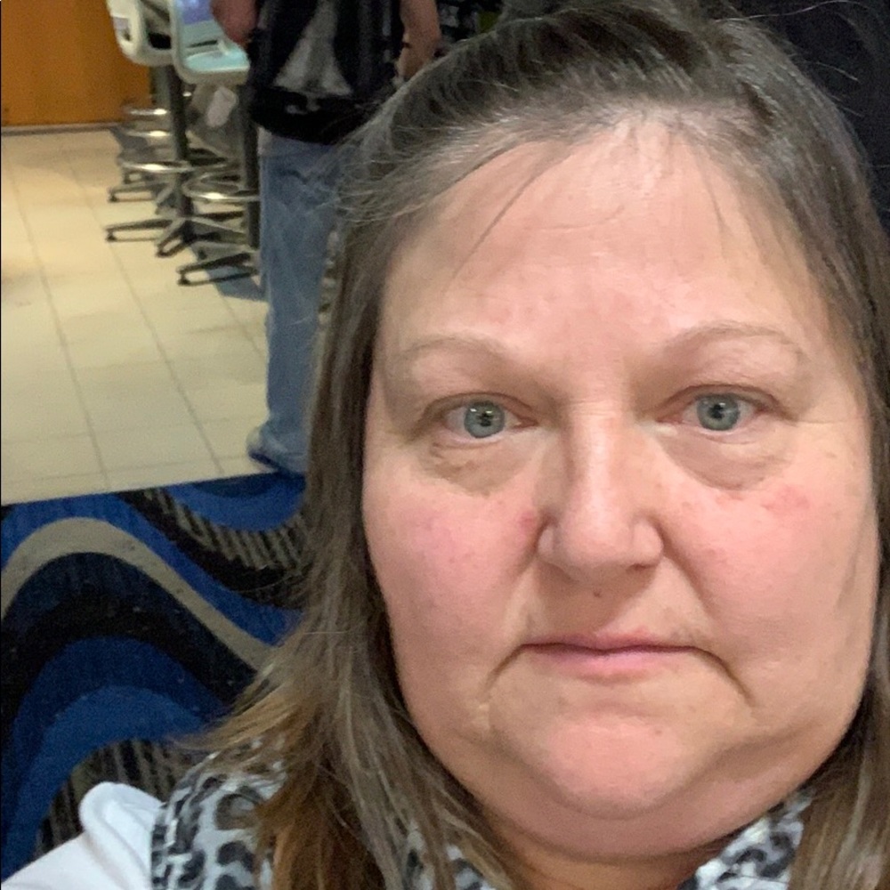 Meet your Posher, Leslee